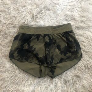 Camo running shorts sz sm